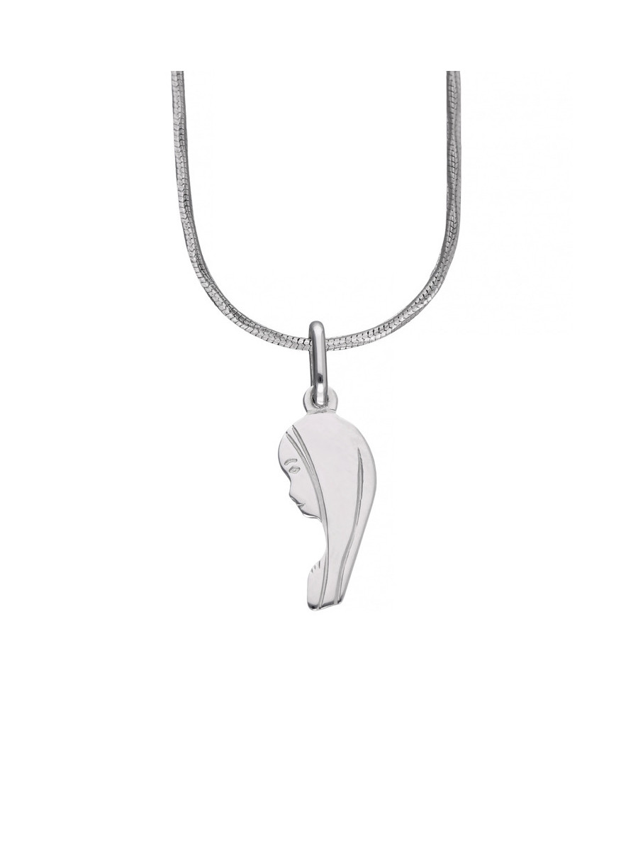 Medalik z białego złota